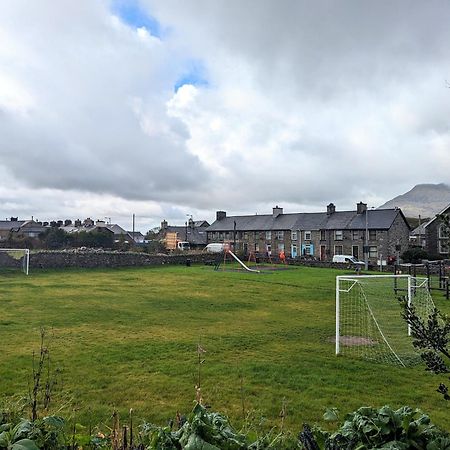 Cheerful 2 Bed Home With Mountain Views Blaenau Ffestiniog Dış mekan fotoğraf